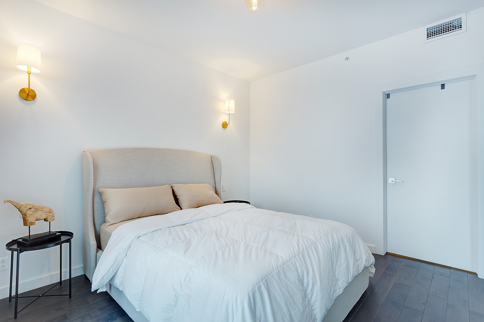 Le 1103 — Additional view